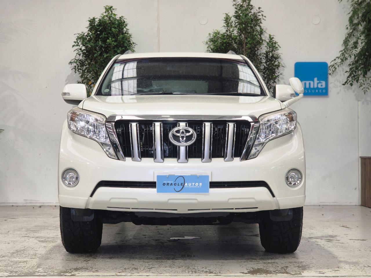 2015 Toyota Landcruiser thumbnail