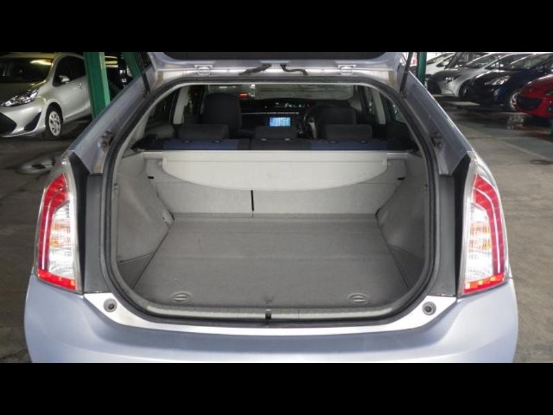 2013 Toyota Prius thumbnail