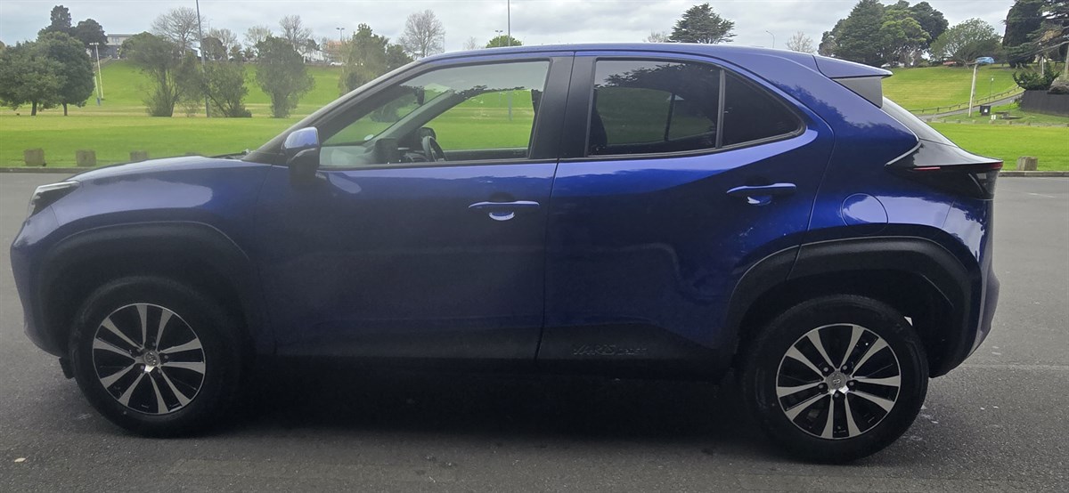2022 Toyota Yaris thumbnail