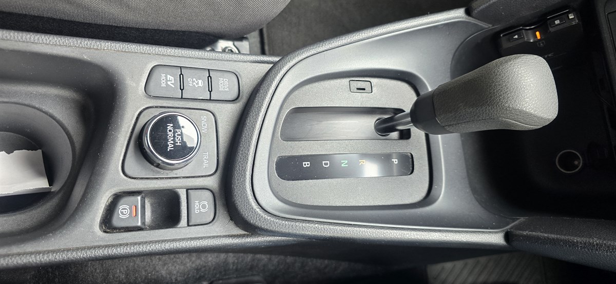2022 Toyota Yaris thumbnail