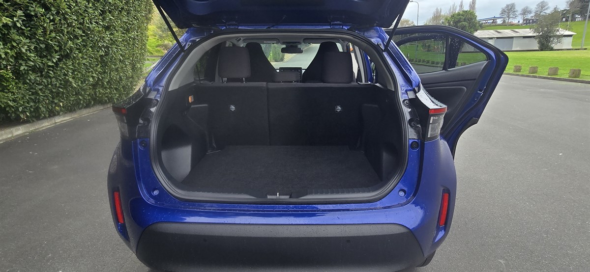 2022 Toyota Yaris thumbnail