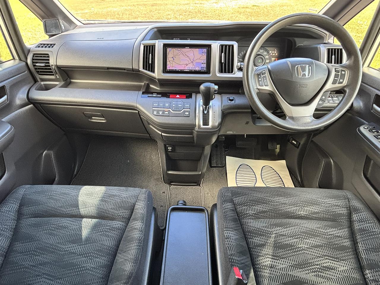 2014 Honda Stepwagon thumbnail