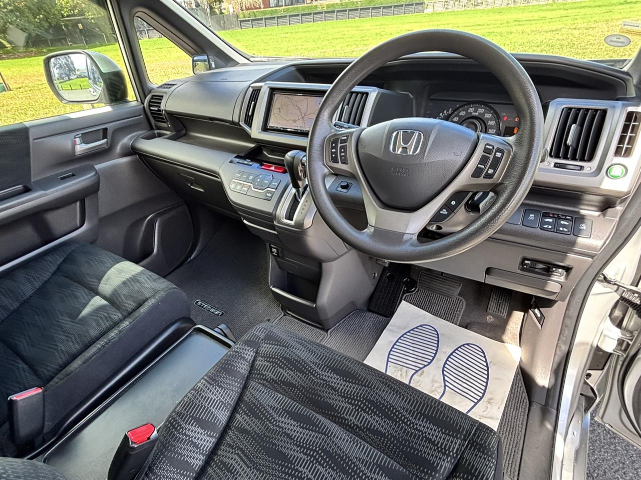2014 Honda Stepwagon thumbnail