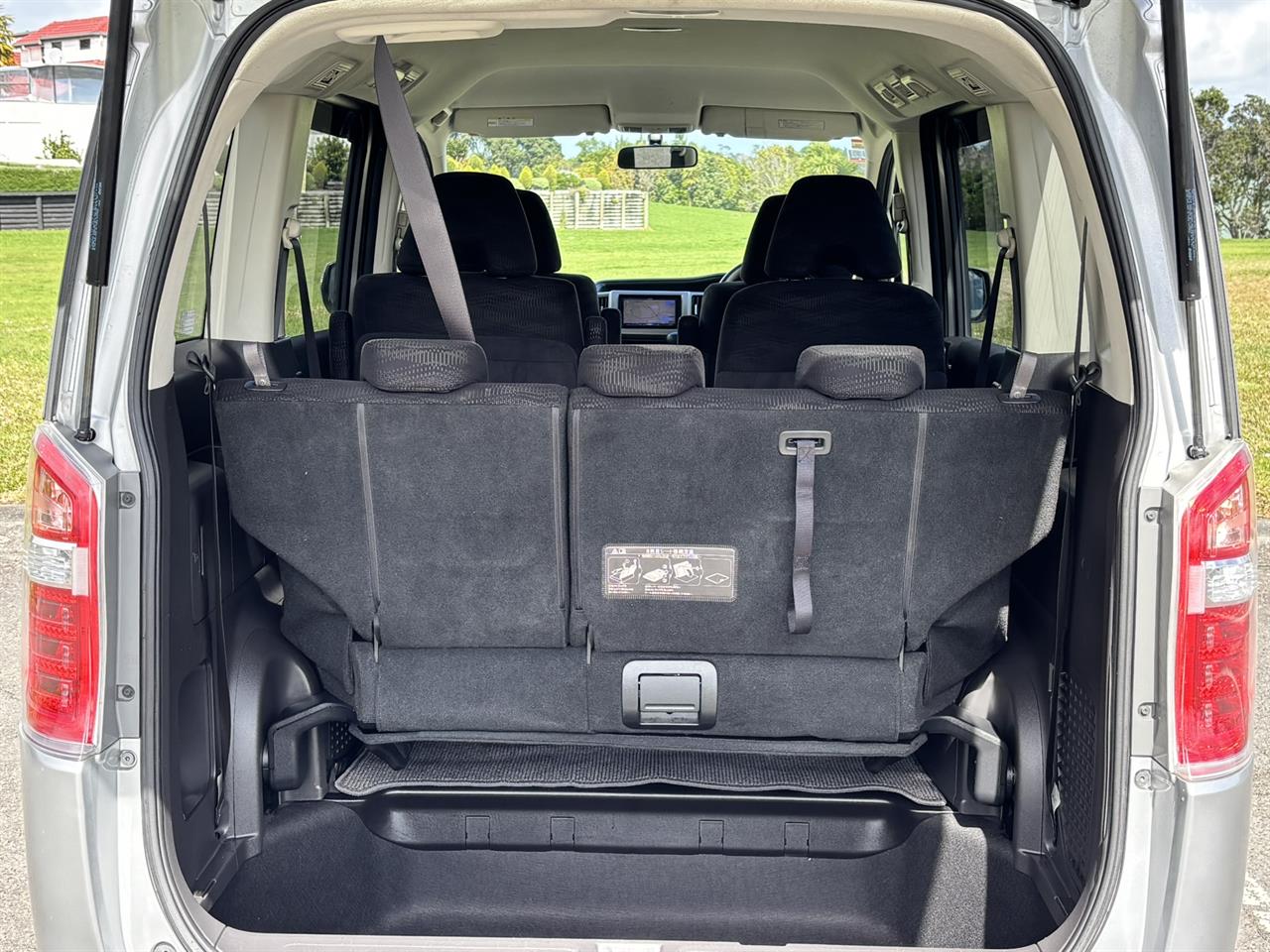 2014 Honda Stepwagon thumbnail
