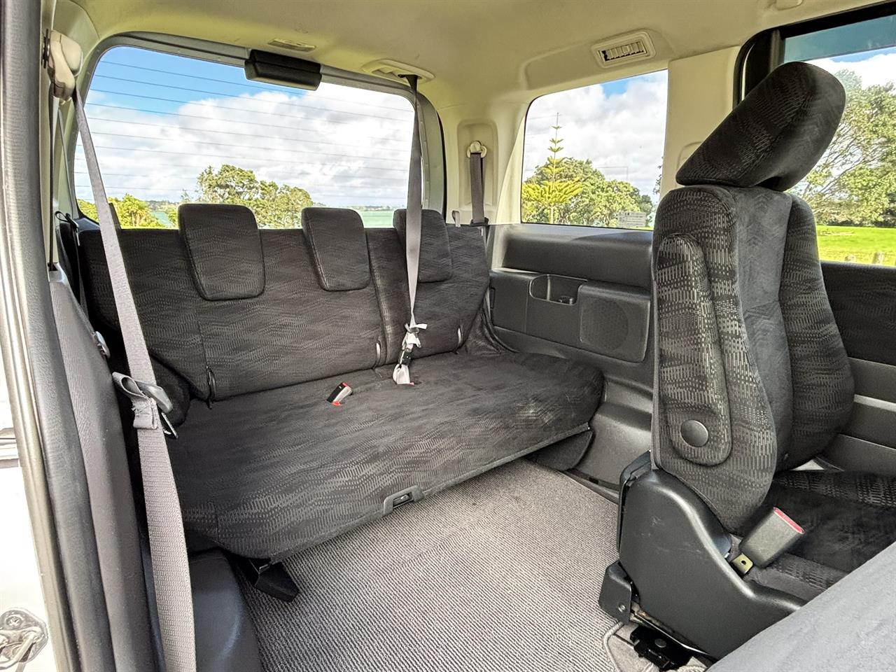 2014 Honda Stepwagon thumbnail