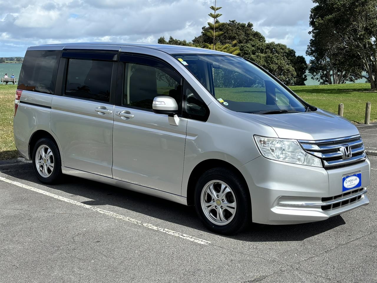 2014 Honda Stepwagon thumbnail