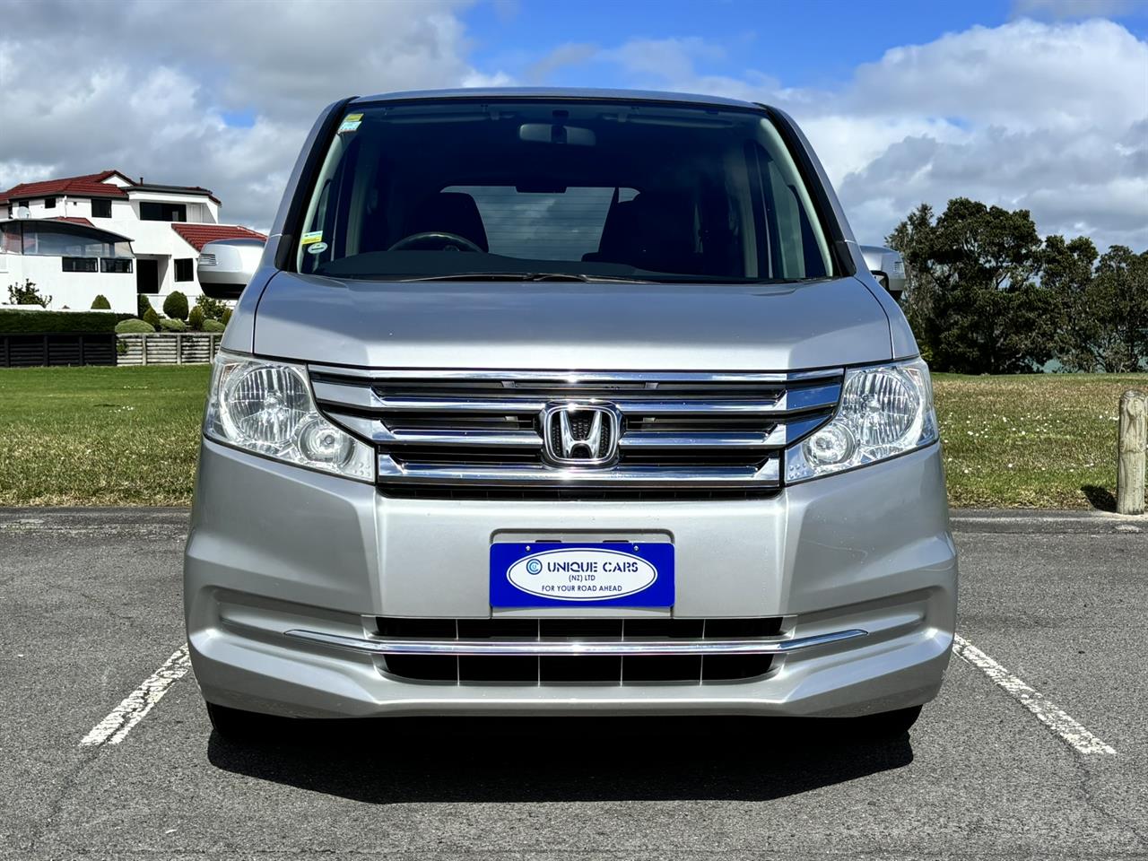 2014 Honda Stepwagon thumbnail