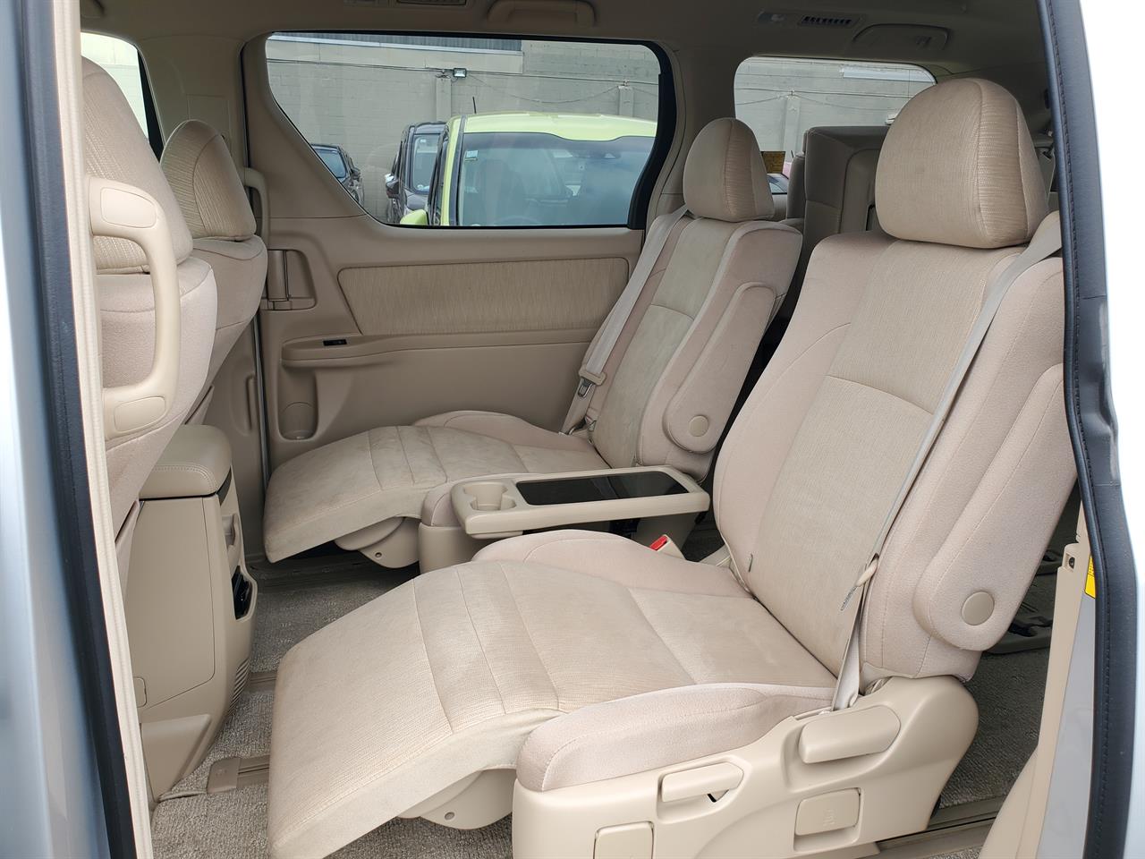 2012 Toyota Vellfire thumbnail