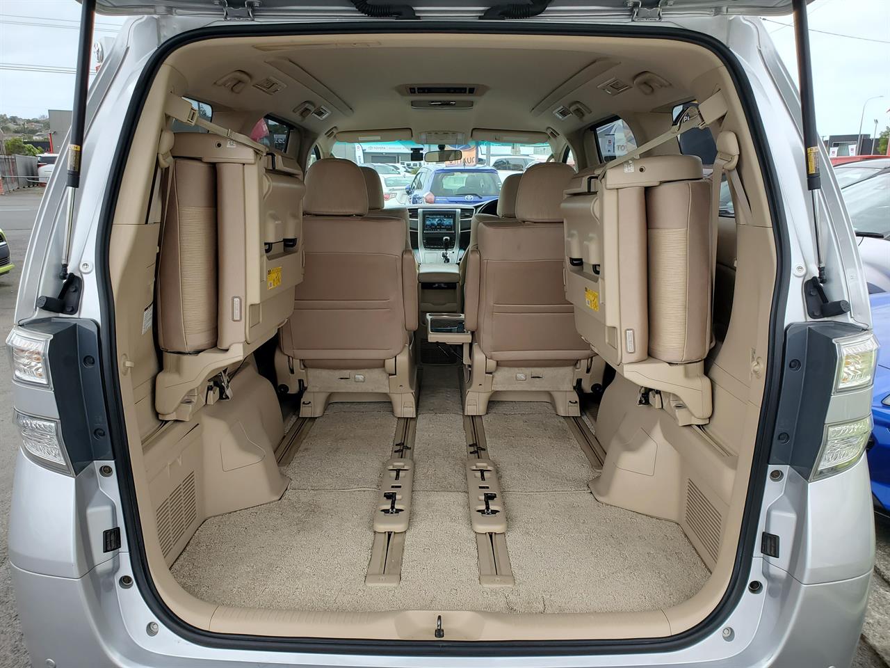 2012 Toyota Vellfire thumbnail
