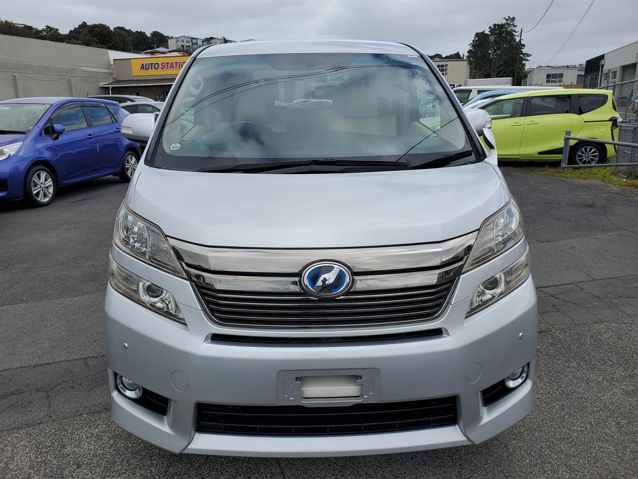 2012 Toyota Vellfire thumbnail