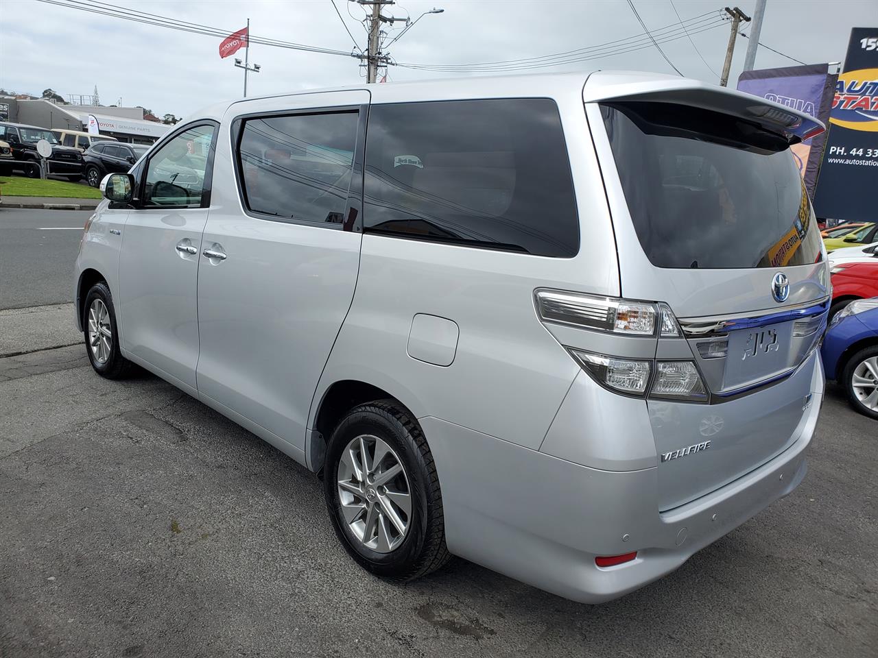 2012 Toyota Vellfire thumbnail