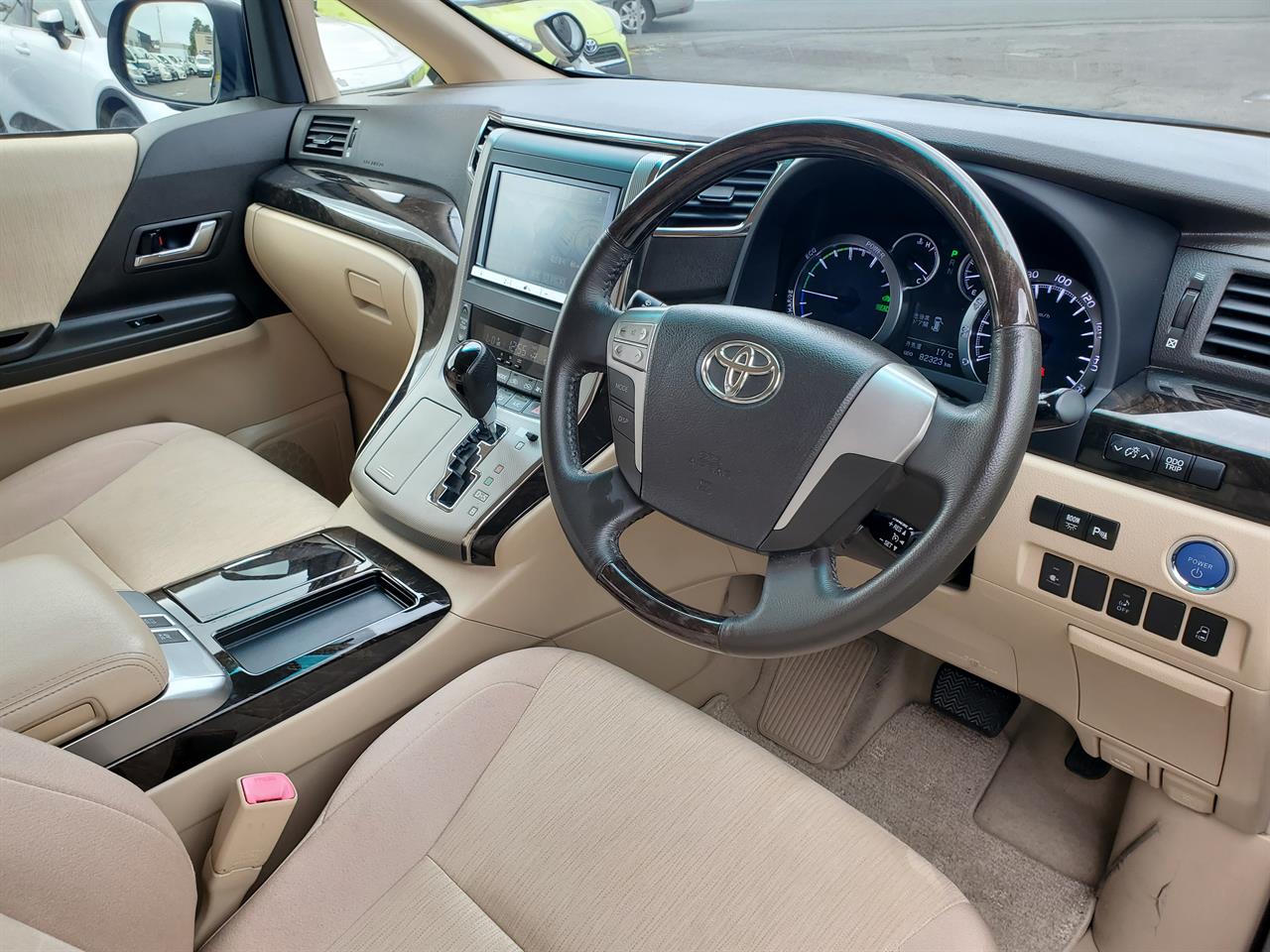 2012 Toyota Vellfire thumbnail