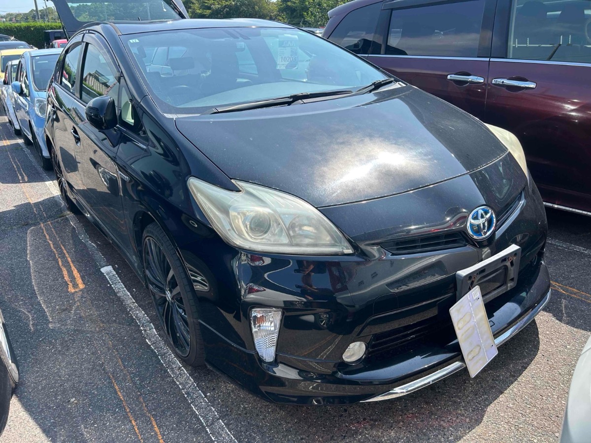 2013 Toyota Prius thumbnail