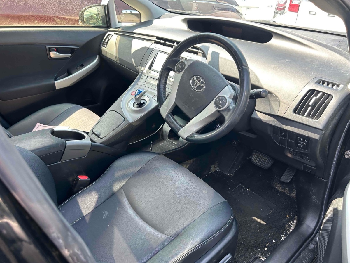 2013 Toyota Prius thumbnail