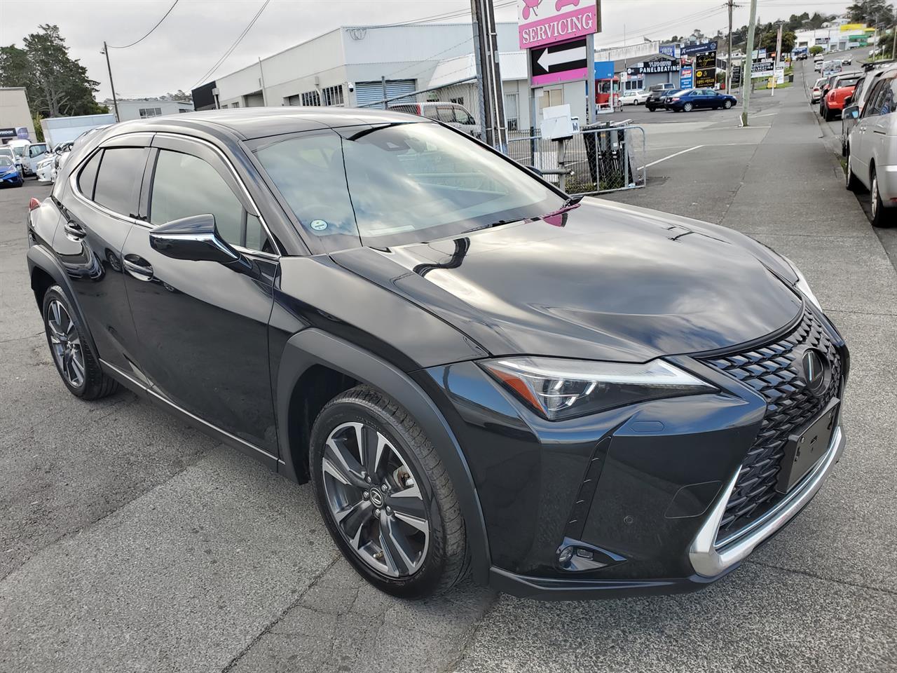 2018 Lexus UX thumbnail