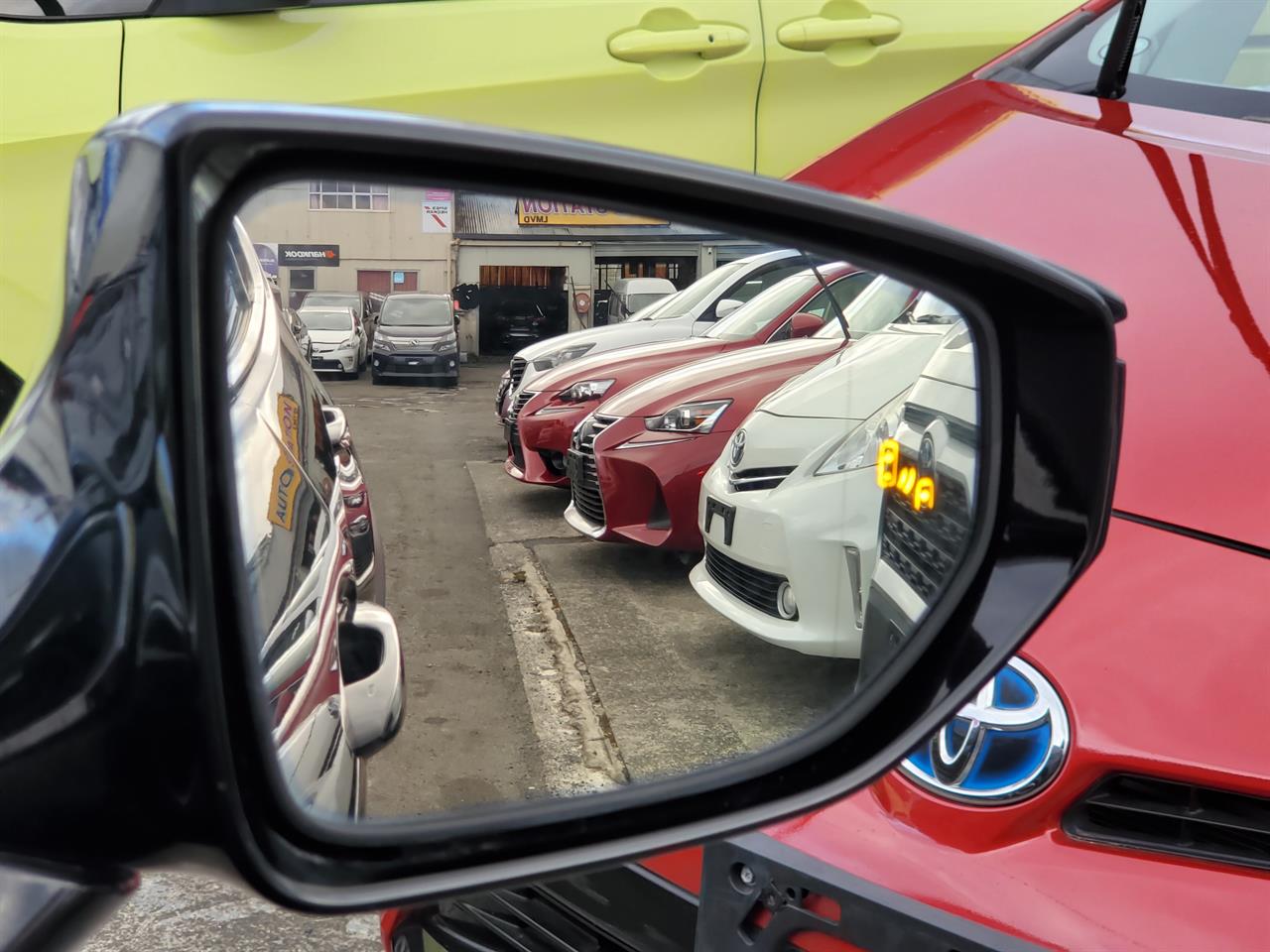 2018 Lexus UX thumbnail