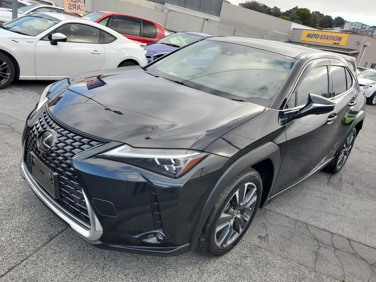 2018 Lexus UX thumbnail