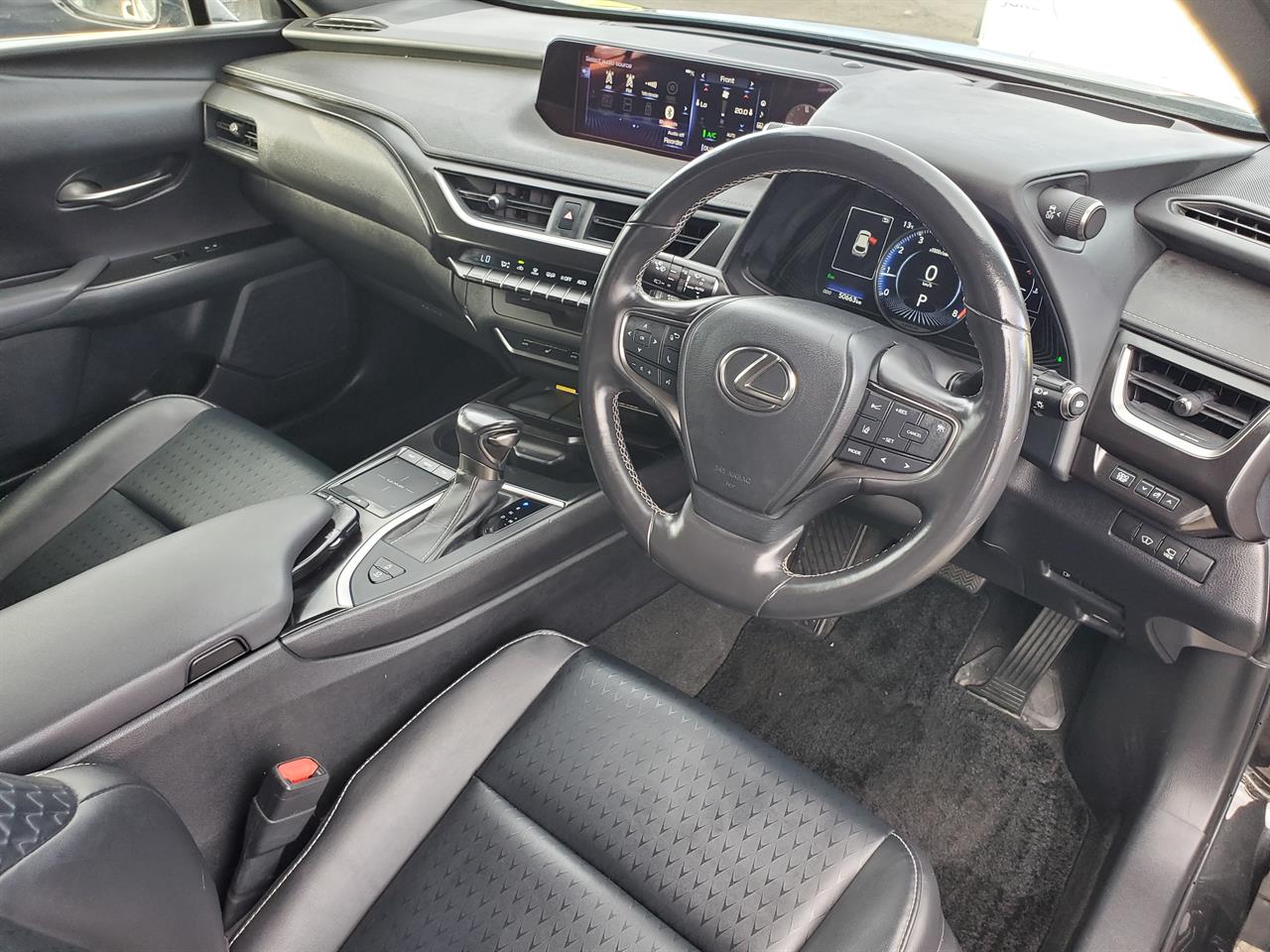 2018 Lexus UX thumbnail