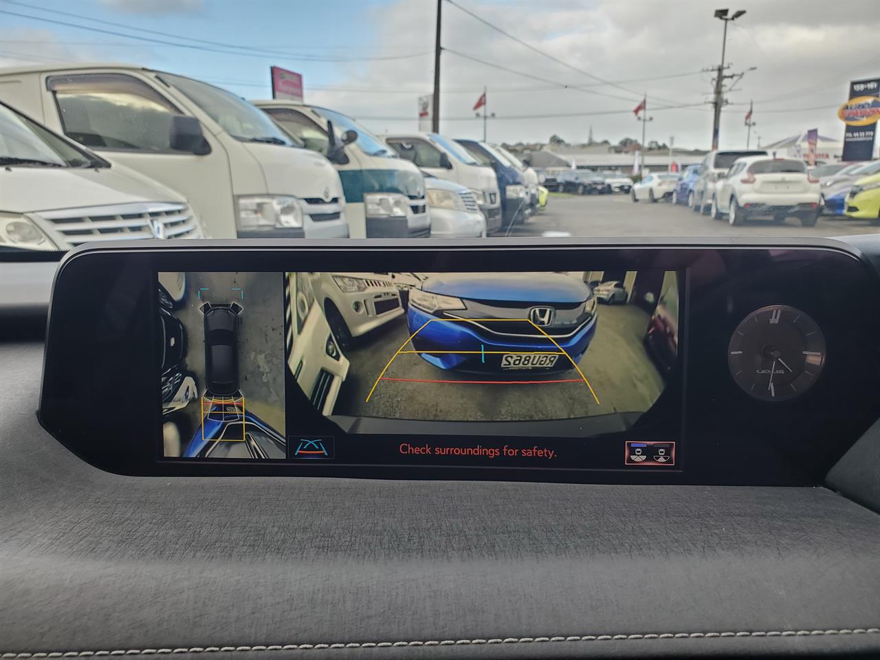 2018 Lexus UX thumbnail