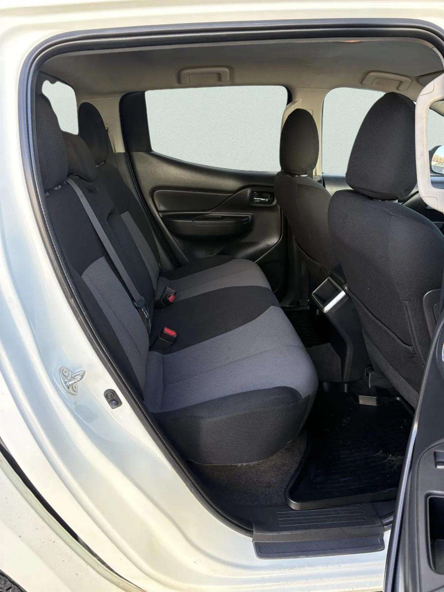 2019 Mitsubishi Triton thumbnail