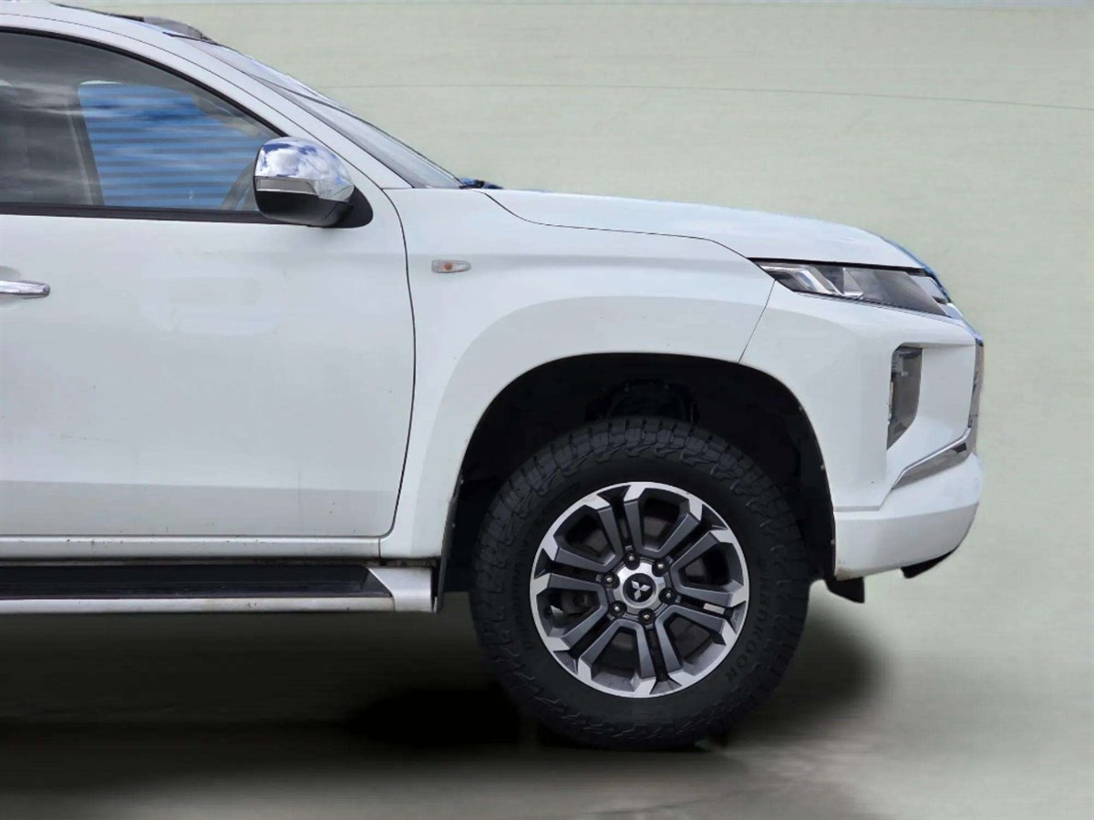 2019 Mitsubishi Triton thumbnail