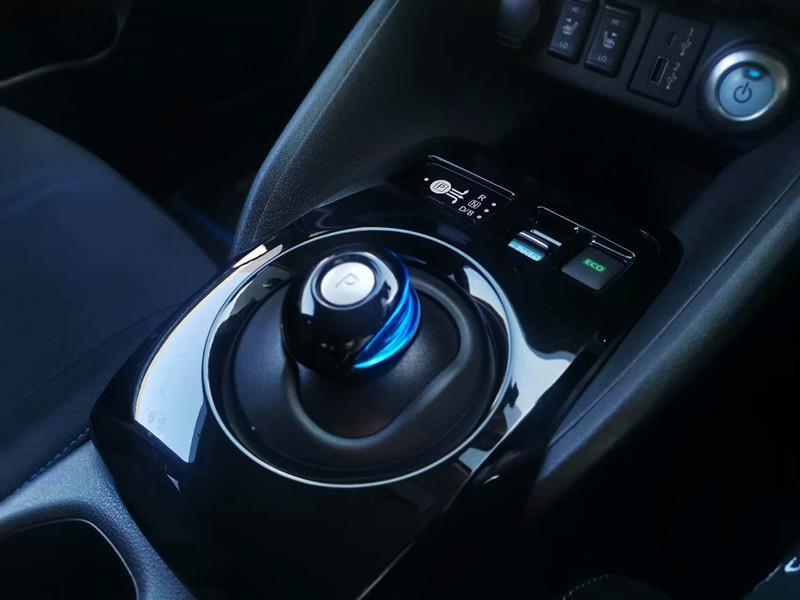 2022 Nissan Leaf thumbnail