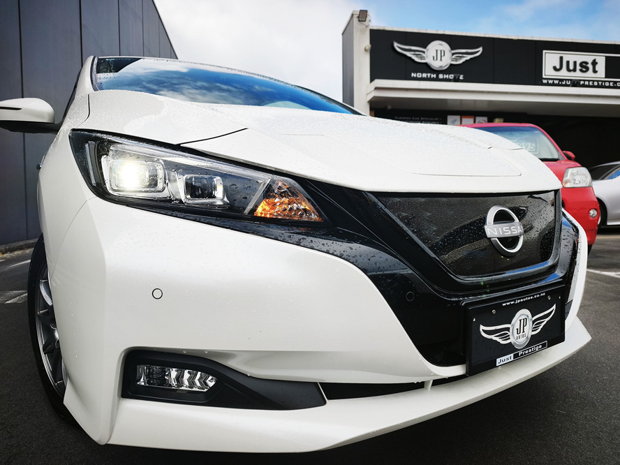 2022 Nissan Leaf thumbnail
