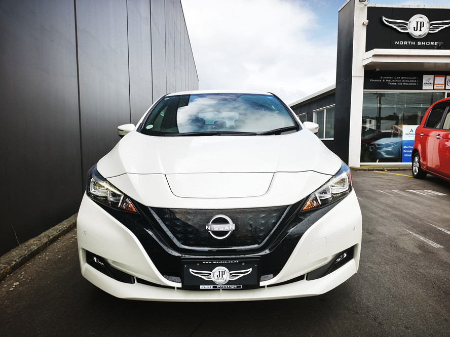 2022 Nissan Leaf thumbnail