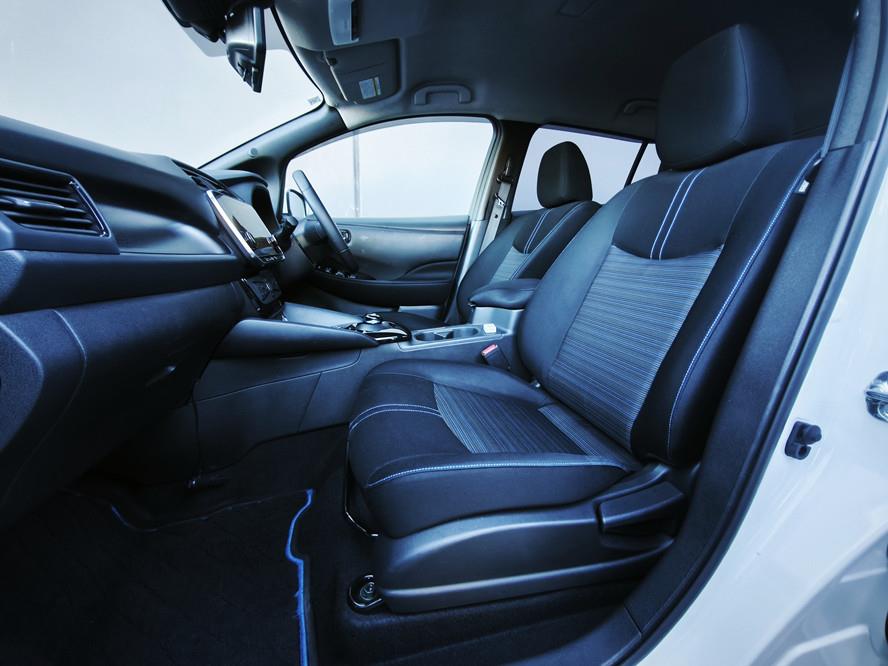 2022 Nissan Leaf thumbnail