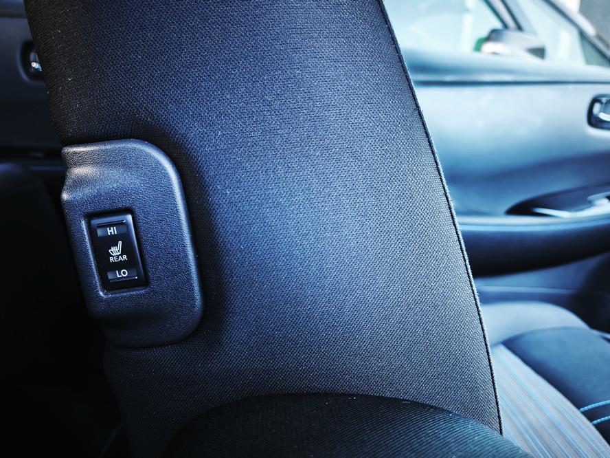 2022 Nissan Leaf thumbnail