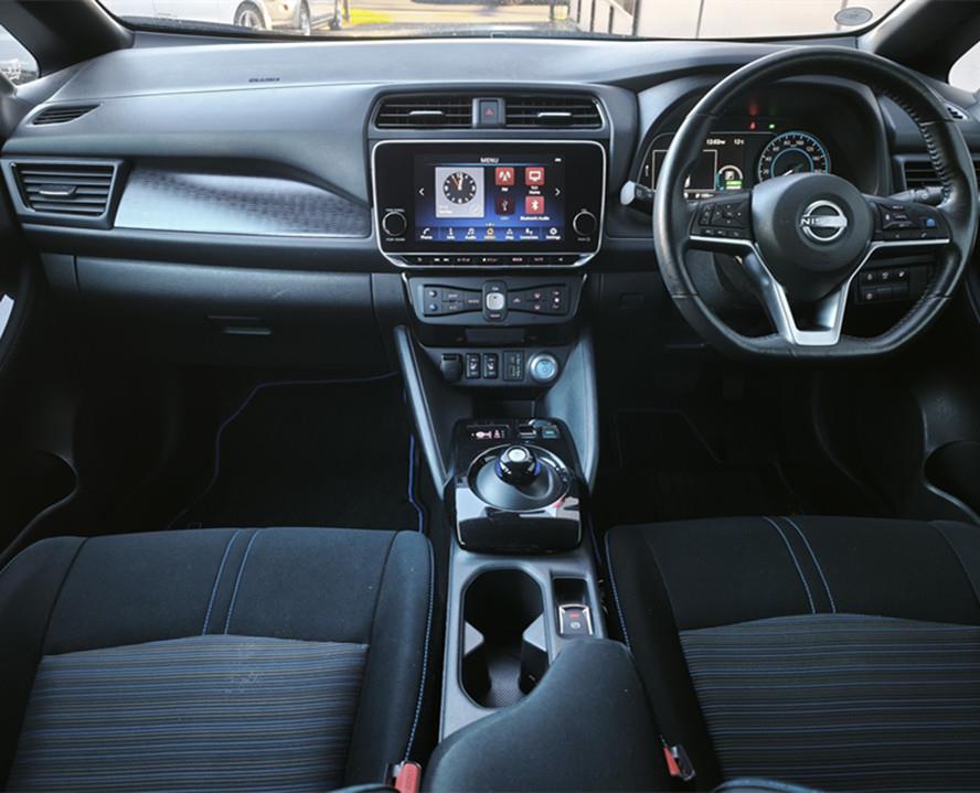 2022 Nissan Leaf thumbnail