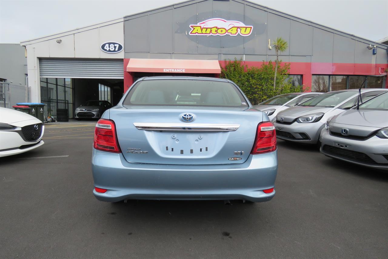 2015 Toyota Corolla thumbnail