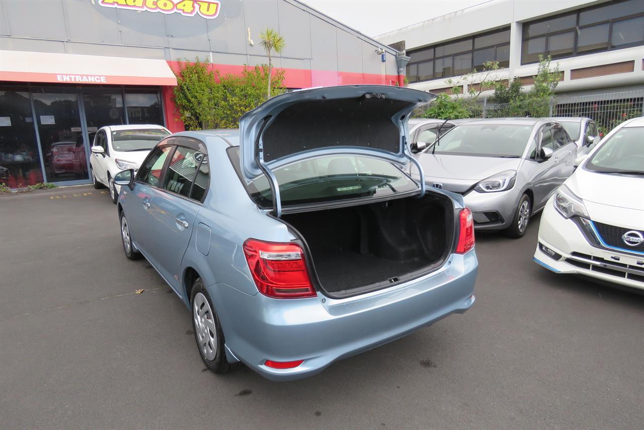 2015 Toyota Corolla thumbnail