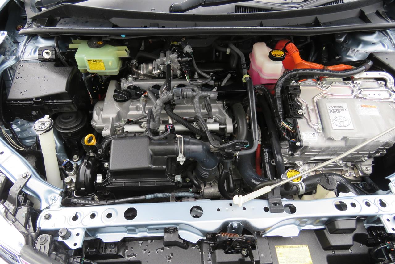 2015 Toyota Corolla thumbnail