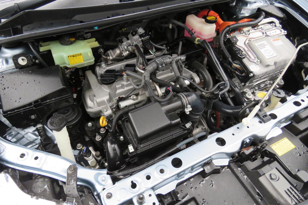 2015 Toyota Corolla thumbnail