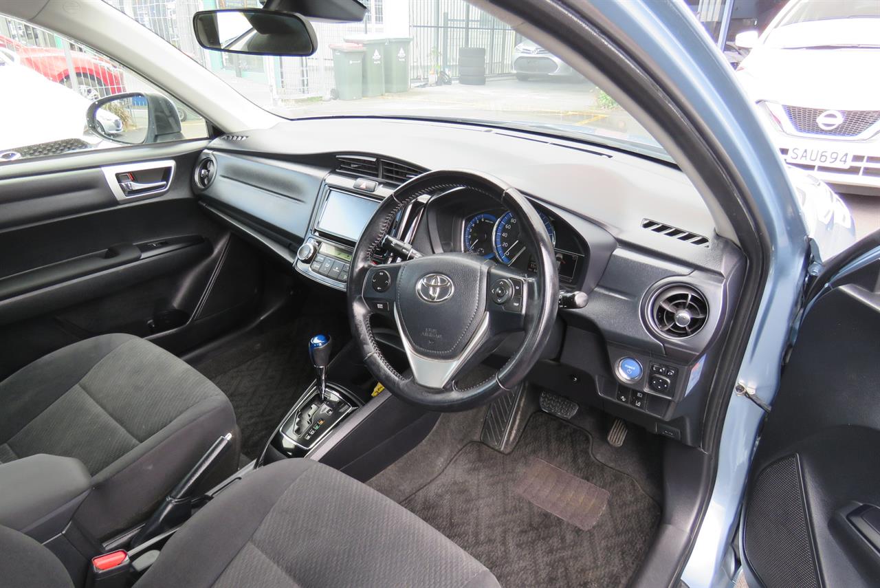 2015 Toyota Corolla thumbnail