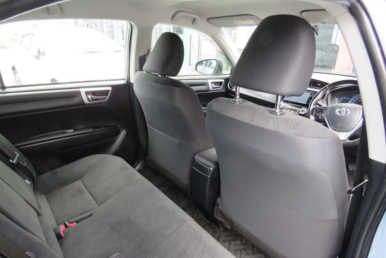 2015 Toyota Corolla thumbnail