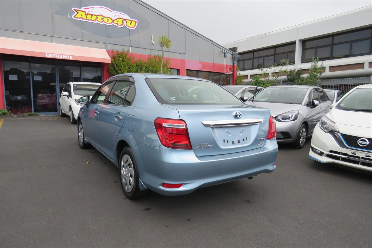 2015 Toyota Corolla thumbnail