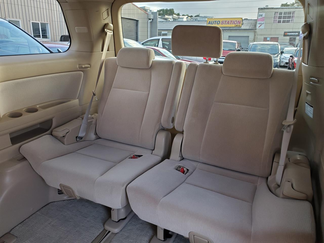 2013 Toyota Alphard thumbnail