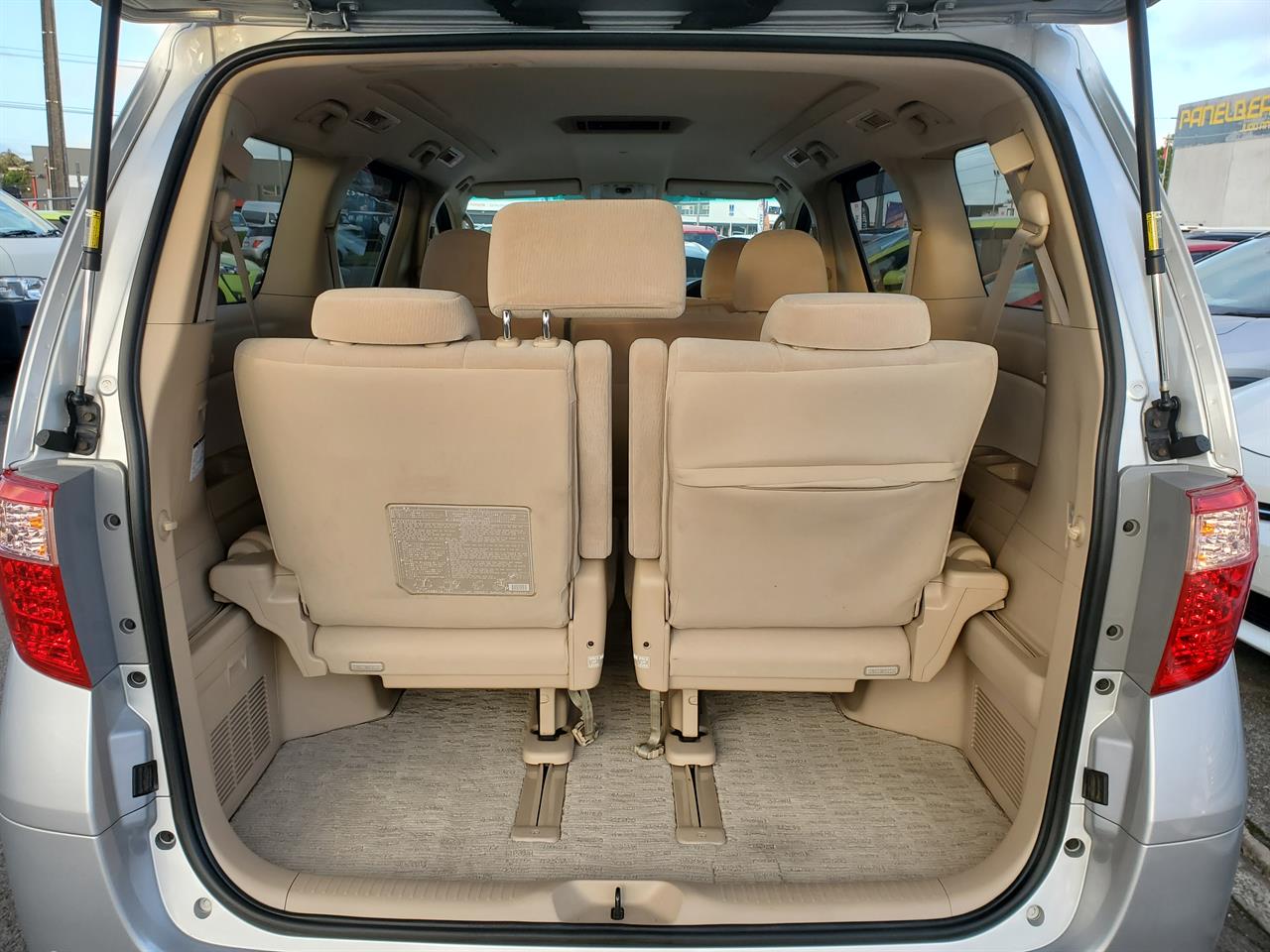 2013 Toyota Alphard thumbnail