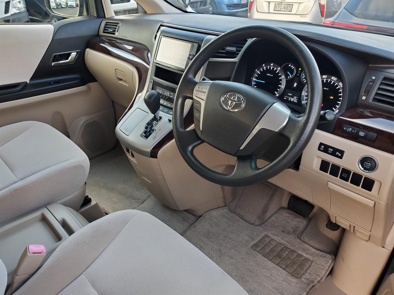 2013 Toyota Alphard thumbnail