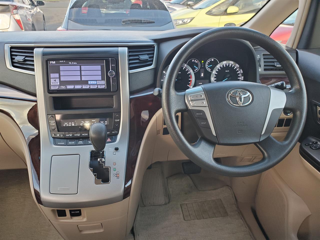 2013 Toyota Alphard thumbnail