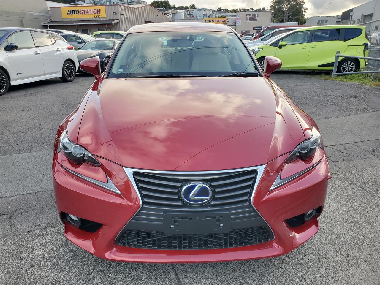 2013 Lexus IS300h thumbnail