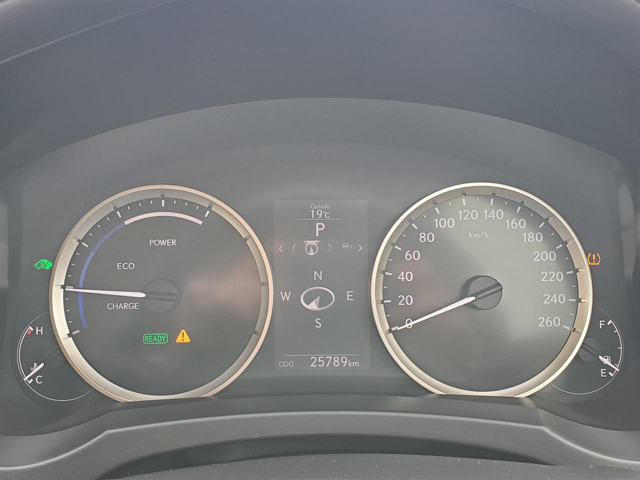 2013 Lexus IS300h thumbnail