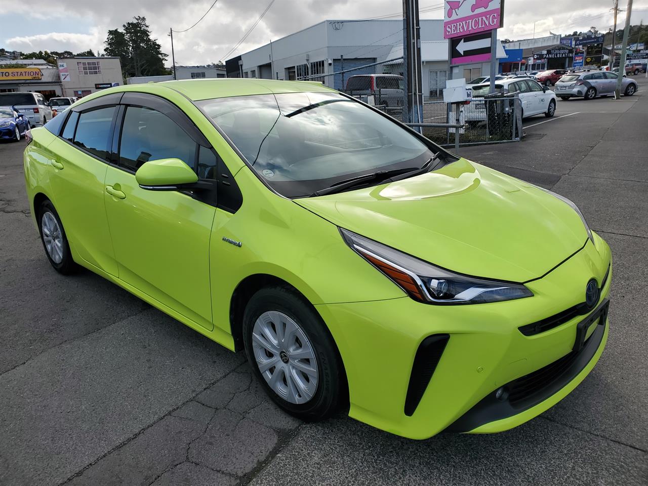 2019 Toyota Prius thumbnail