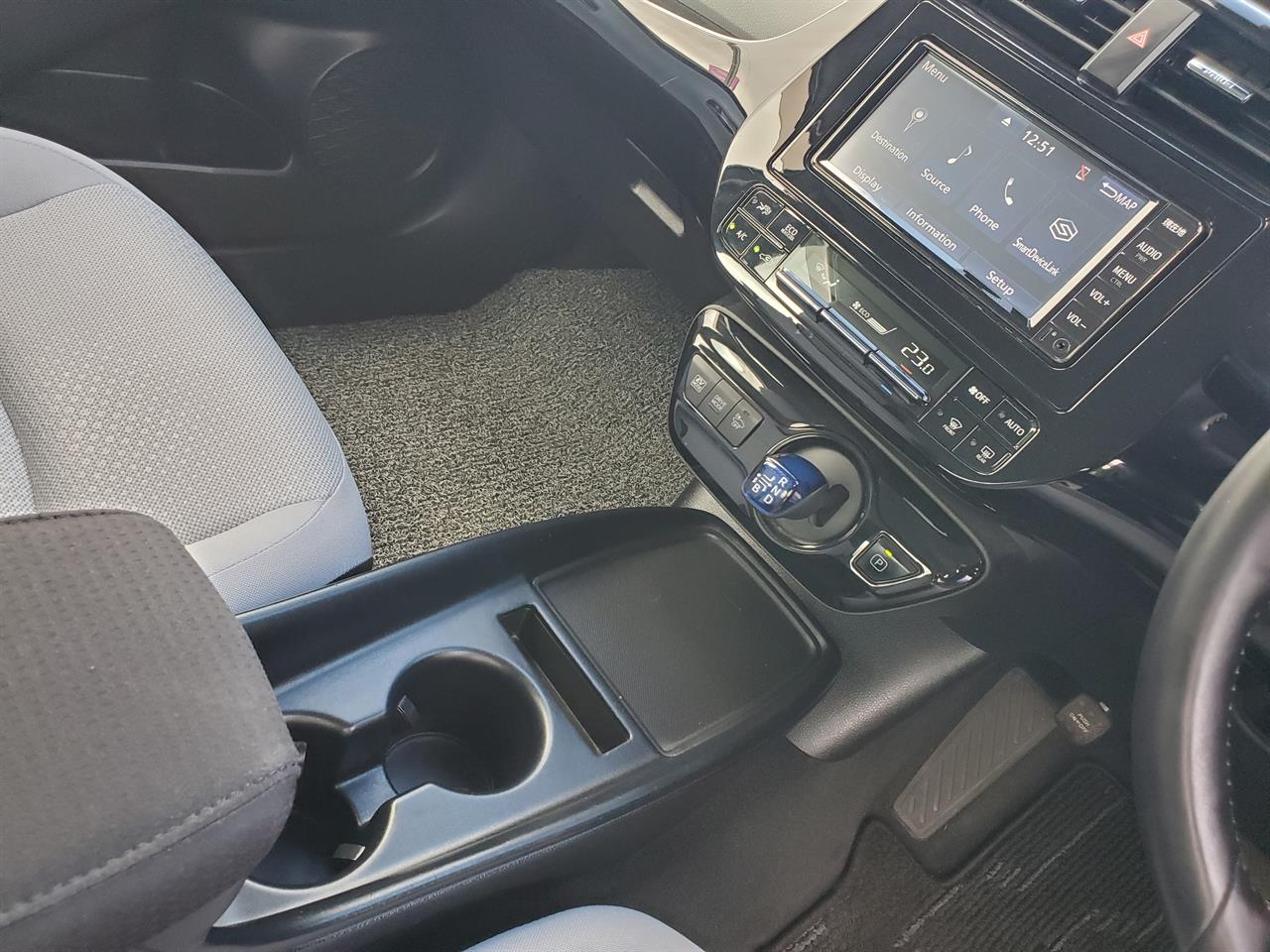 2019 Toyota Prius thumbnail