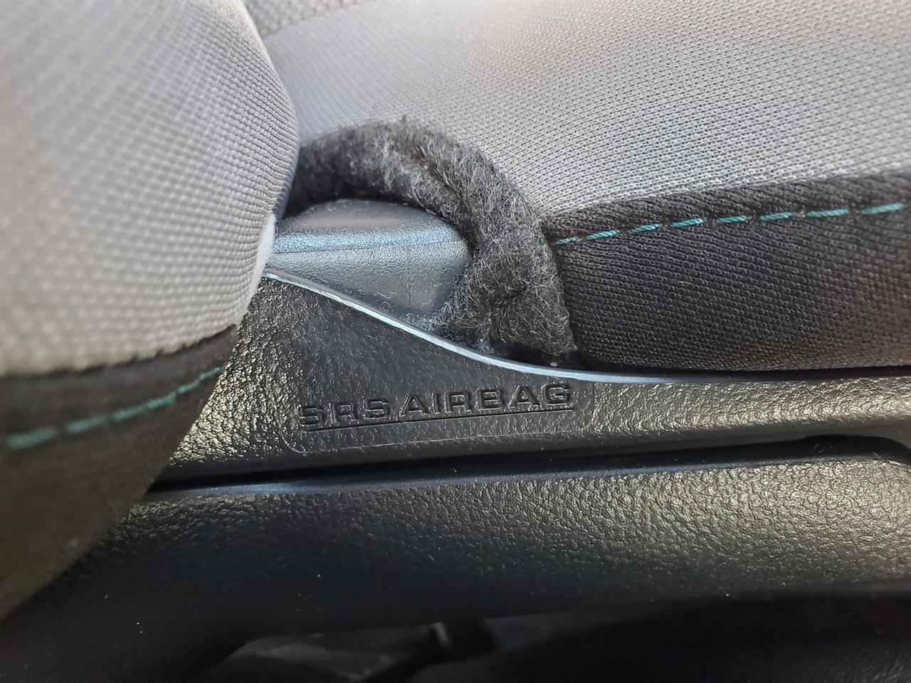 2019 Toyota Prius thumbnail