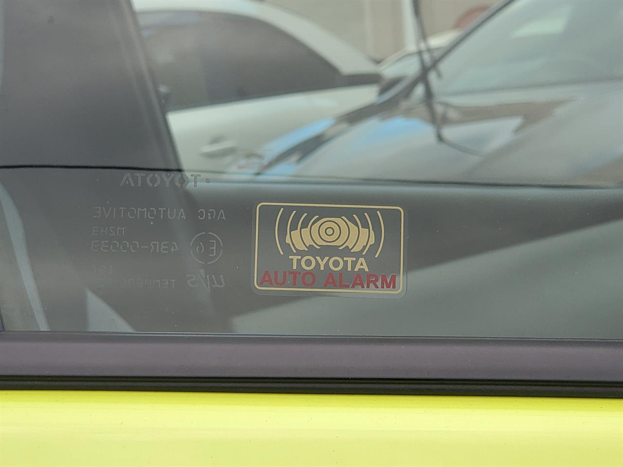 2019 Toyota Prius thumbnail
