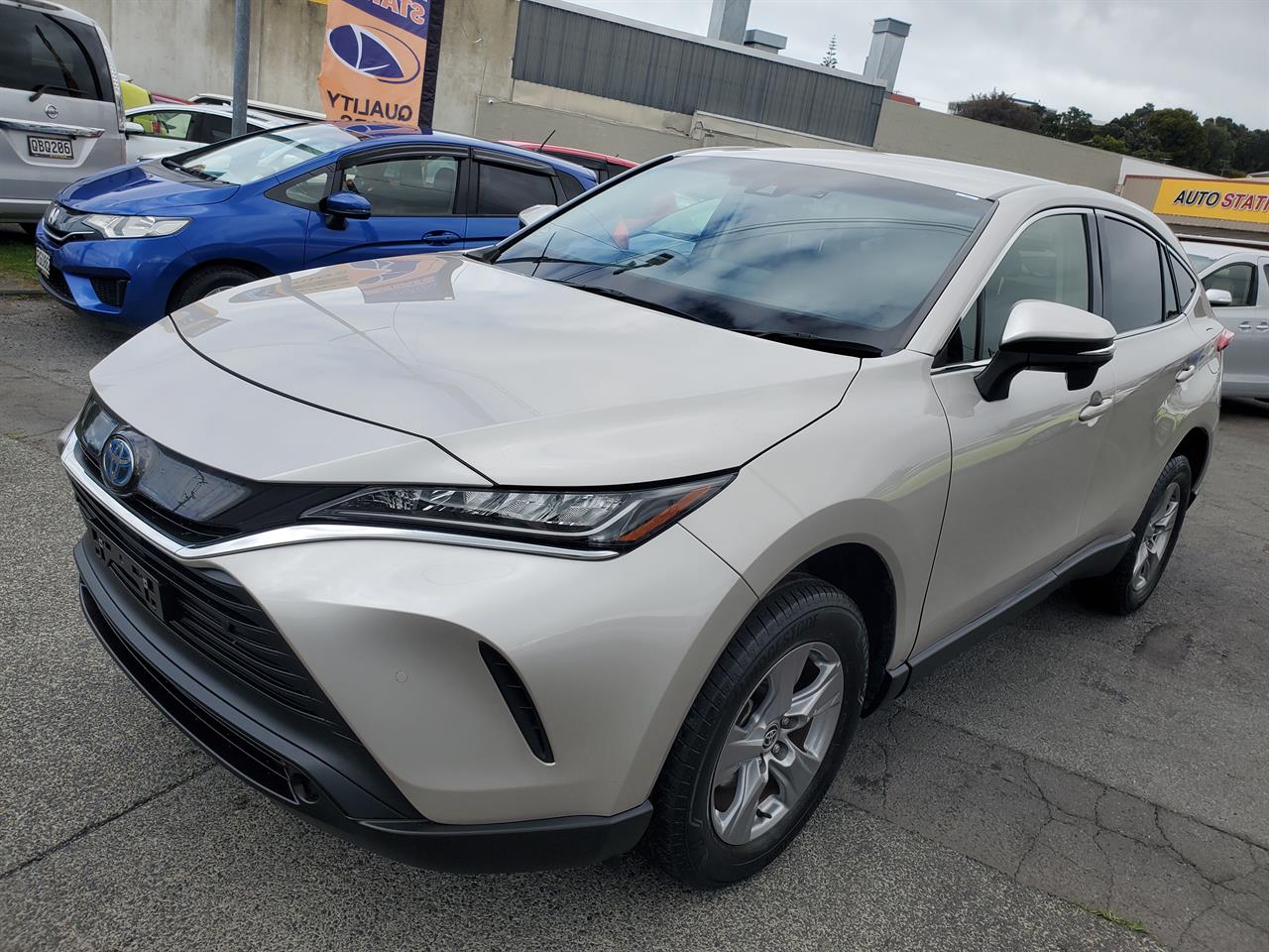 2023 Toyota Harrier thumbnail
