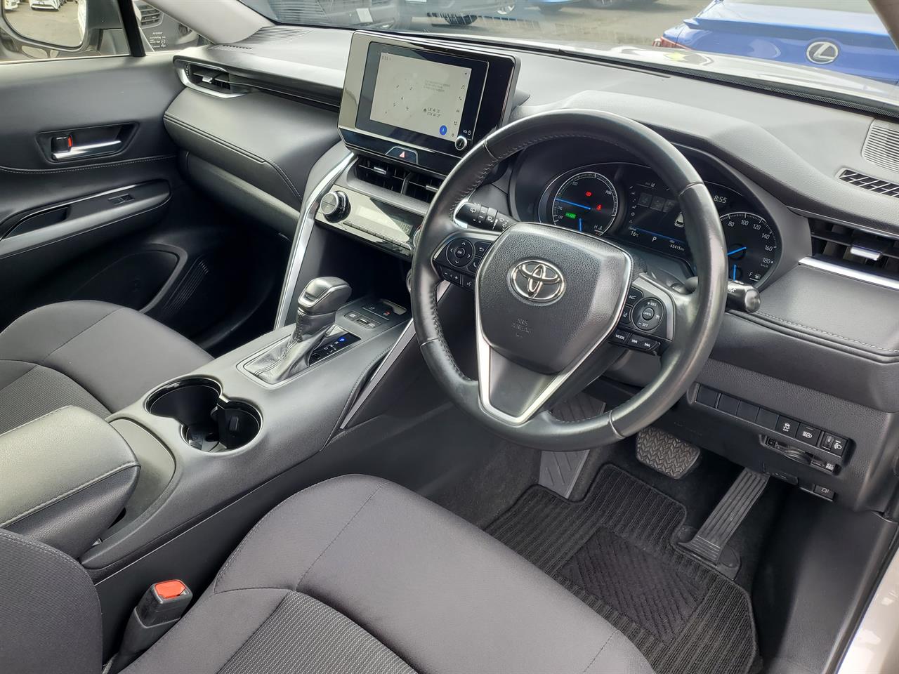 2023 Toyota Harrier thumbnail